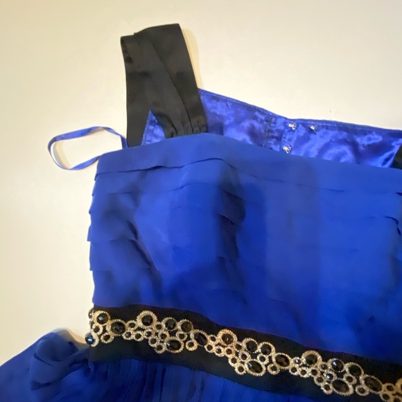 Adorable party dress in blue - Picture 5 of 6